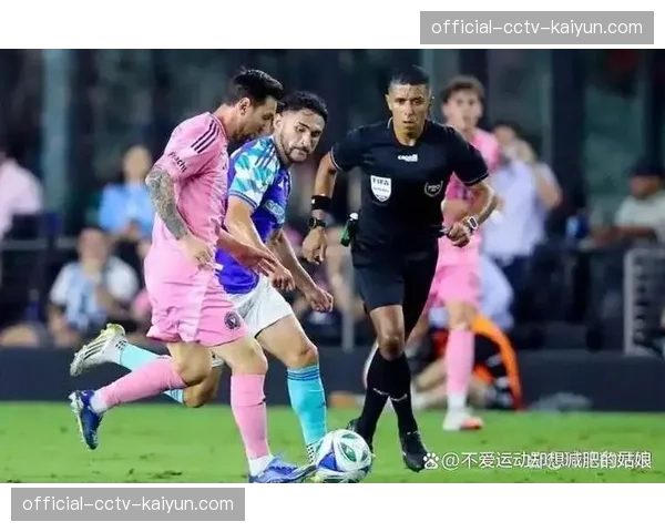 梅西替补登场策动进攻，巴黎主场围攻未果0-0收场
